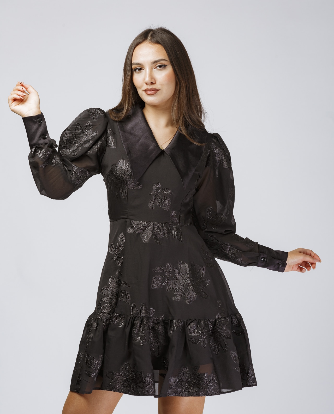 Zərli Yaxalıqlı Libas